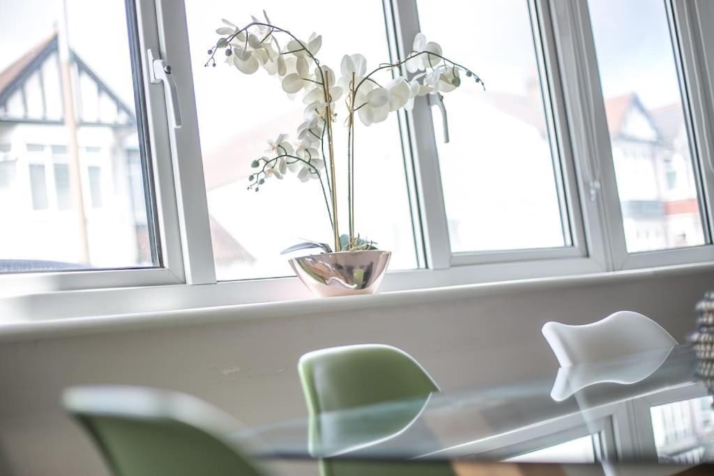 Coastal Haven In Leigh-On-Sea Apartment Southend-on-Sea Exterior foto