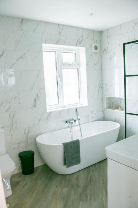 Coastal Haven In Leigh-On-Sea Apartment Southend-on-Sea Exterior foto