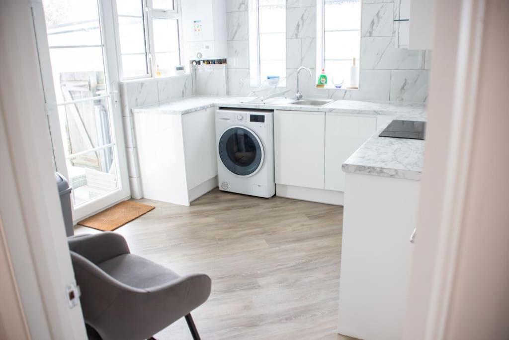 Coastal Haven In Leigh-On-Sea Apartment Southend-on-Sea Exterior foto
