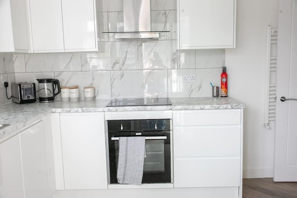 Coastal Haven In Leigh-On-Sea Apartment Southend-on-Sea Exterior foto
